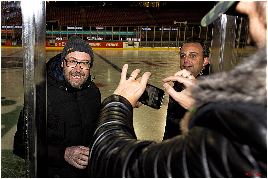 PENNY DEL WINTER GAME;  Kölner Haie - Adler Mannheim; Köln, 03.12.2022